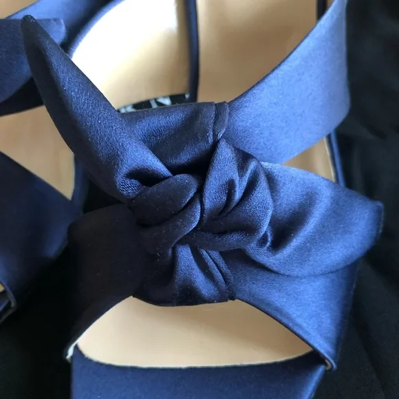 Barneys New York Silk Sandals from Italy in Navy. Size 39, 3.5” Heel. New! - Picture 6 of 13